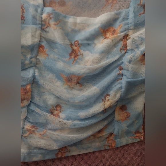 Small Renaissance Angel top - Picture 2 of 7